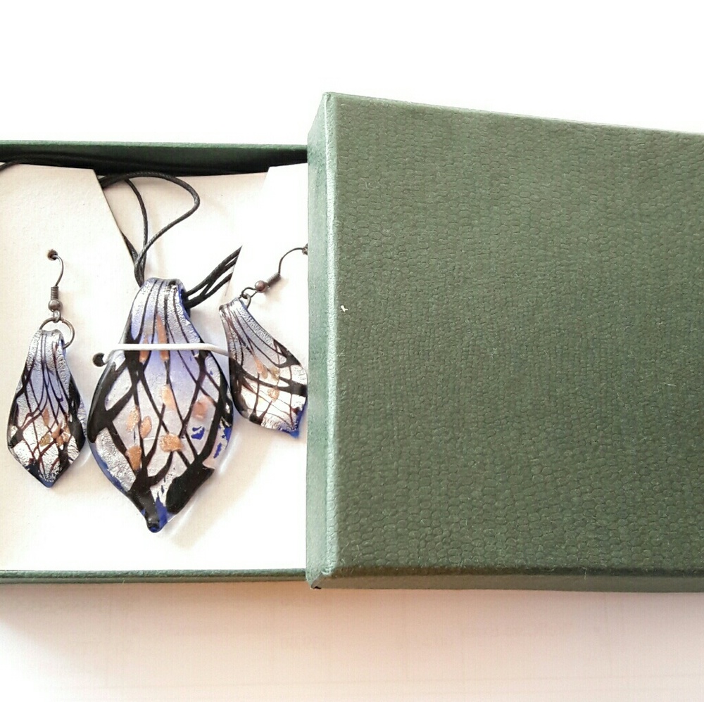 Art glass pendant and earrings set, in box, NWOT